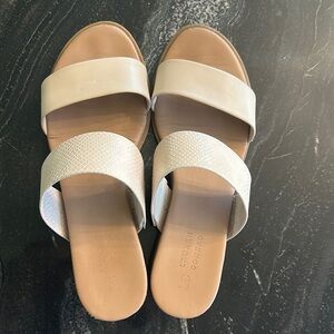 LC Lauren Conrad Cream Minimalist Sandals